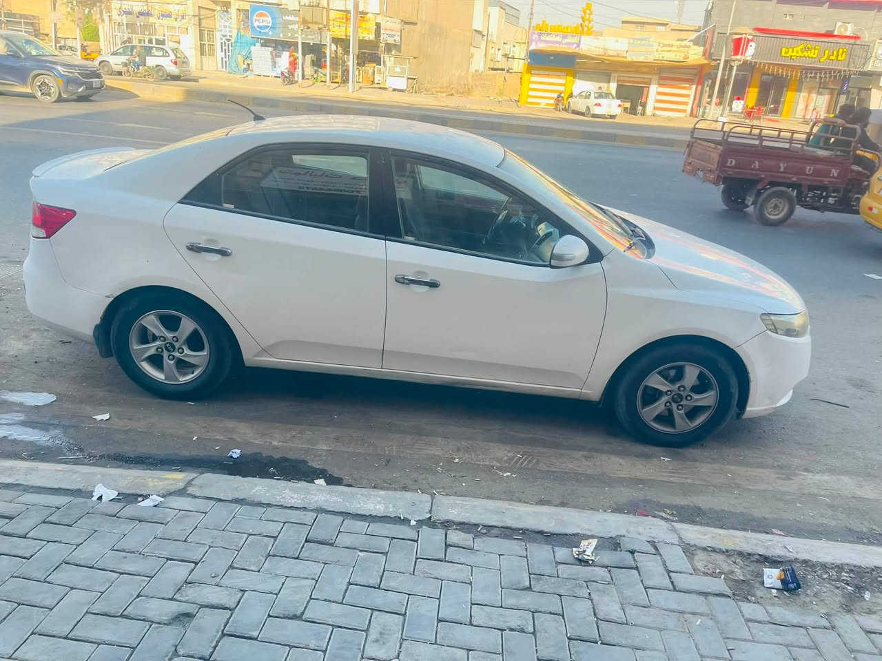 سيراتو ٢٠١٠ للبيع مكينه ١٦٠٠ دوش 

كير مكينه خير من الله 

تخم تاير جديد & صدر امامي خلفي جديد & 

تبريد ثلج & شاشة خلفيه & اشاير بالمري & 

ادامة شهريه عالمكينه & تحكمات ستيرن 

((يوجد بعض الملاحضات البسيطه بالگشر ))

سعر السياره ٨٥$ وبيها مجال 

العنوان : بغداد - رئاسة العبيدي شارع عشرين 

للتواصل ***********
