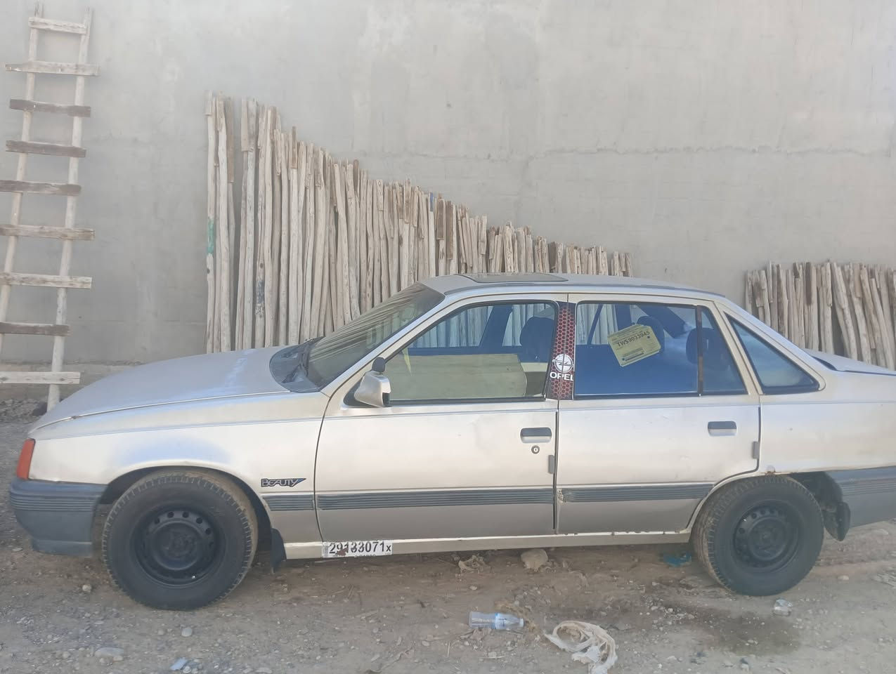 سلام عليكم اوبل كديت للبيع لا صبغ ولا مع جون ولا  احدث مكفولة علا وضع الشركة بعدها محرك 14  كبون بيها شرعي يحول عنوان موصل حي الشيماء السعر 27 رقم تلفوني *********** شراي خابر او علا خاص متواجد
