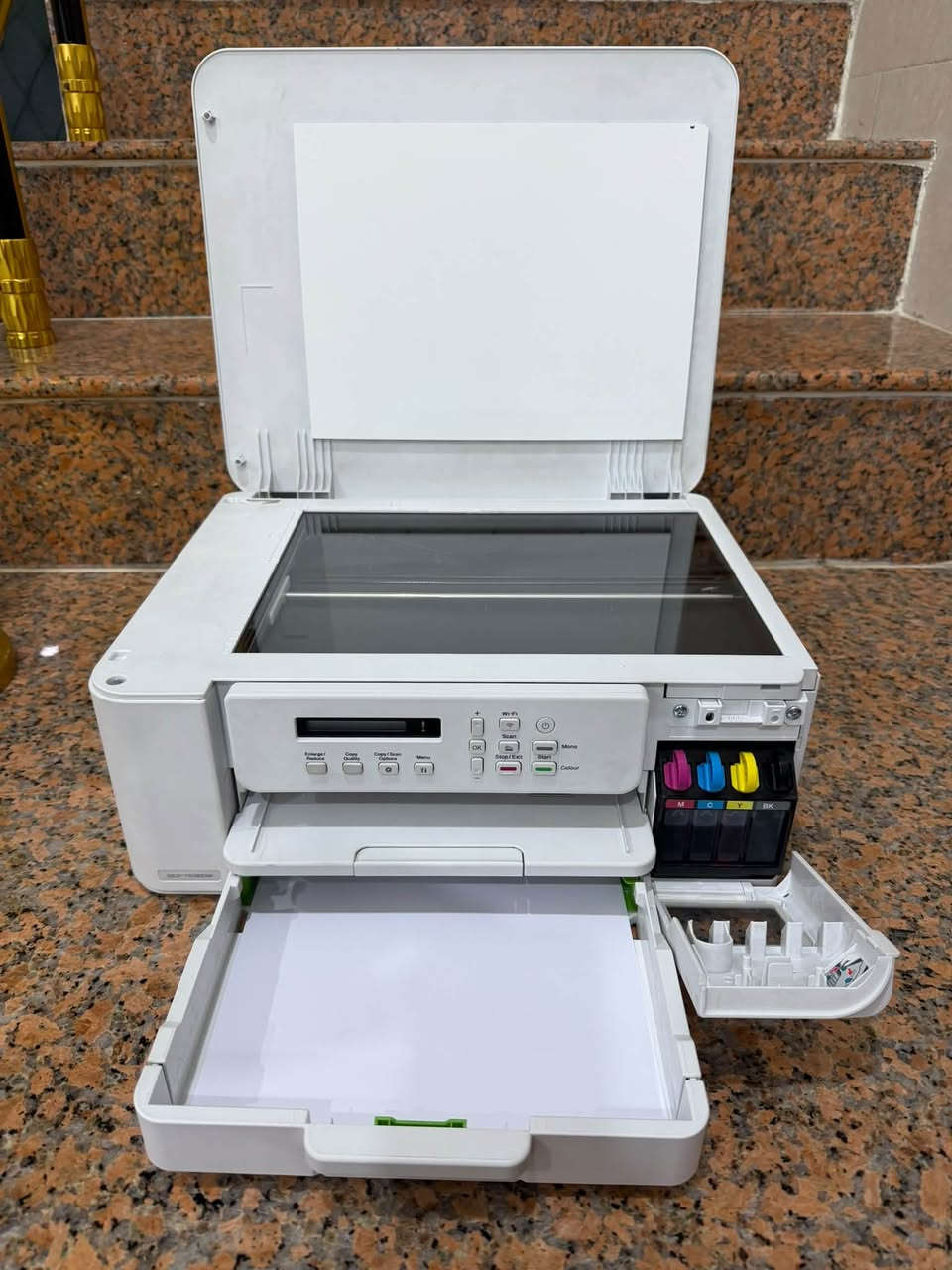 للبيع
طابعة Brother DCP - 536 DW واير + وايرليس غنية عن التعريف نظافة 98 % طباعة و استنساخ ملون و عادي مع سكنر و فيدر سحب وجهين 

السعر / 165 و بيهة مجال بسيط

طابعة Canon LBP 6030 الغنية عن التعريف كذلك نظيفة جدا طباعة فقط عادي 

السعر / 125 و بيهة مجال كذلك 

مكاني واسط / الكوت 
***********
