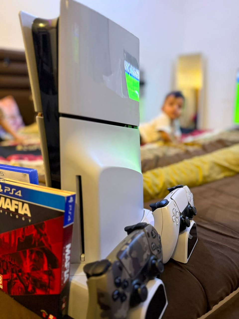 للبيع PS5 Slim إصدار أمريكي 1 تيرا

الجهاز نضيف جداً واستخدام نظيف، بدون فتح أو تصليح.

يجي وياه:

- 4 أقراص: Mafia 1 + Mafia 2 + Mafia 3 + FC25
- جوستك أصلي ويا الجهاز
- جوستك إضافي أصلي Bundle عسكري، مشتريه بـ100 ألف
- قاعدة تبريد
- شحن جوستكات
- حاملة أقراص
- جميع الكيبلات الأصلية: تشغيل، Power، HDMI

يعني الجهاز يجي  ويا جوستكين أصليات وجميع الملحقات.

السعر كامل: 875 ألف، وبية مجال بسيط 
المكان: بغداد
للاستفسار: ***********
