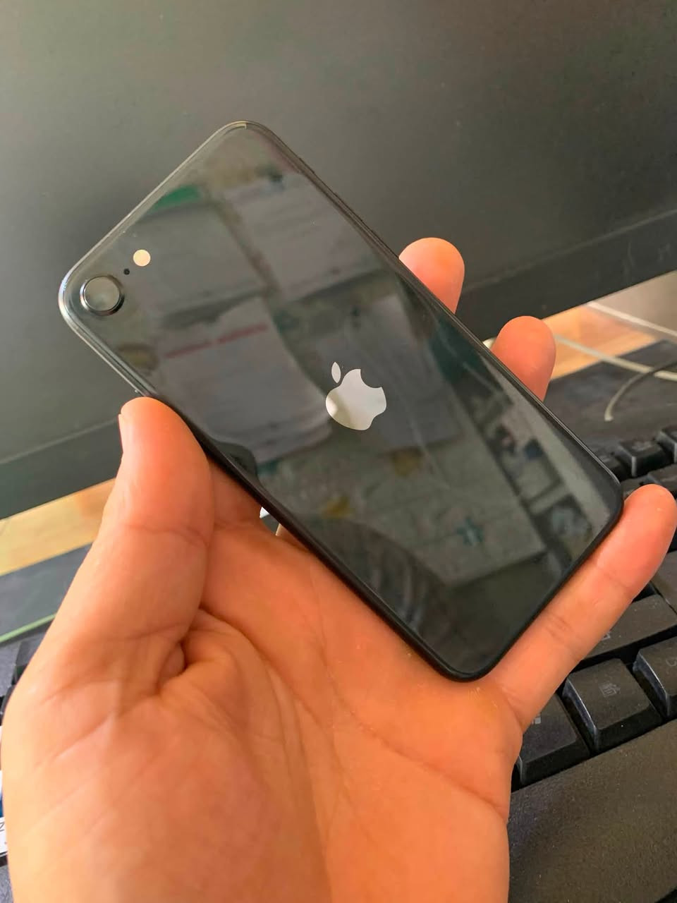 لكطة
Se2 
بطاريه 86 بلاد 
ذ 64 
داعم ios26 
شرط الفحص 
ذي قار _ الشطره
