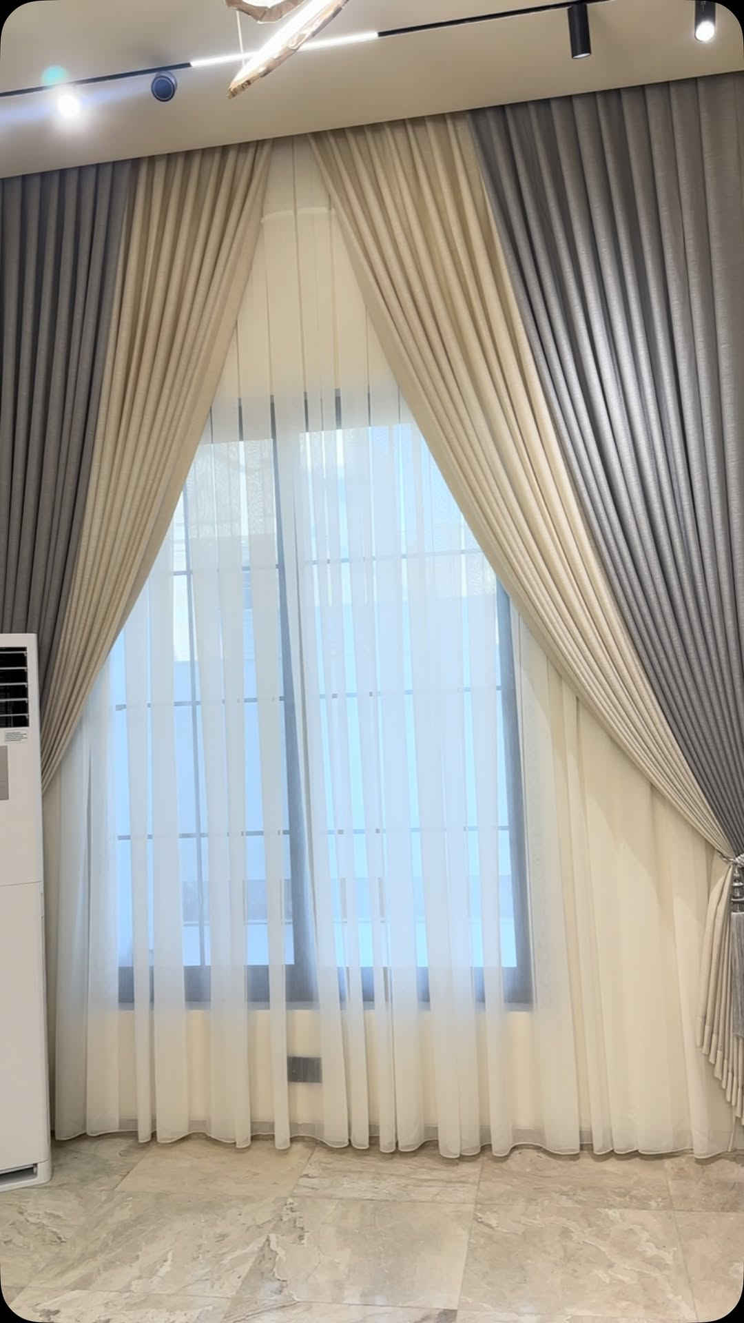نعمل بأجود أنواع ألاقمشة التركية المميزة في دار #شيفون للستائر بأحدث التصاميم الحصرية
📍 العنوان_ بغداد_مدينة الصدر_سوق الاولى_فرع الستائر
☎️ رقم الهاتف: *********** : واتساب 
للمزيد يرجى مراسلة الصفحة او الأتصال على الرقم.#العراق #بغداد #ستائر #اثاث
