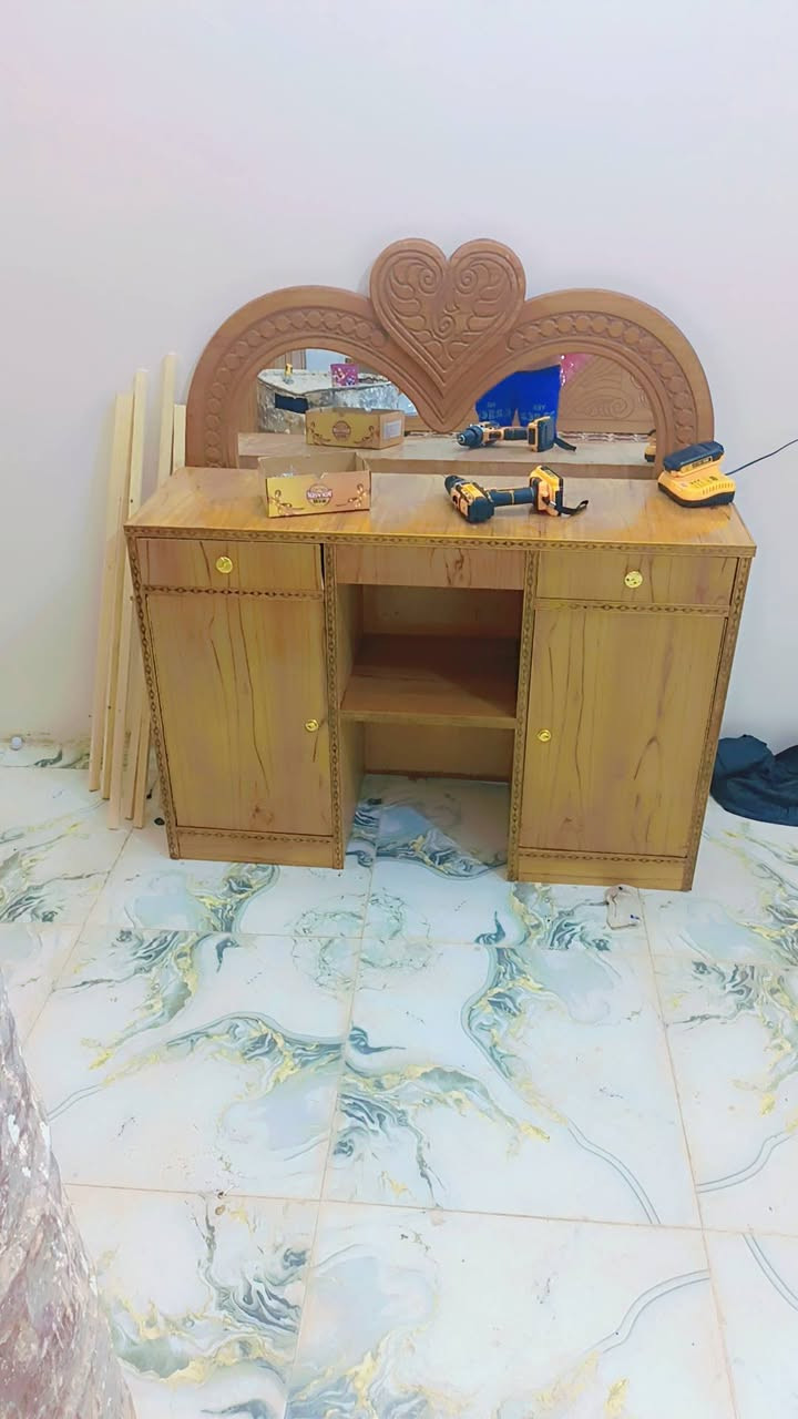 غرفه خشبا • نضيفه • خان نص عمود