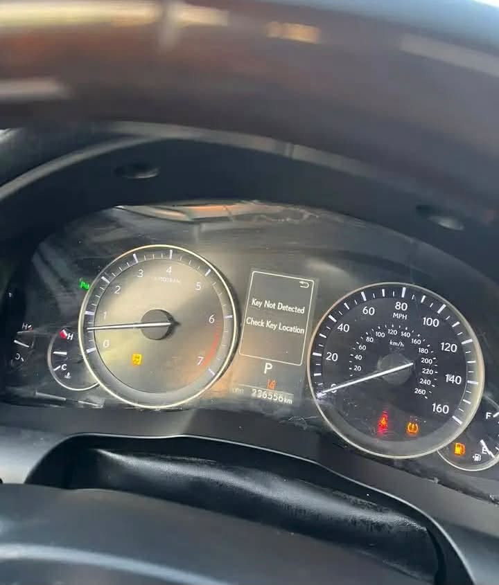 🚘 معرض GLI للسيارات يعرض لكم سيارة مميزة للبيع
طريقه التواصل واتساب فقط

🔹 نوع السيارة: تويوتا لكزس 
🔹 الموديل: 2017
🔹 الفئة: es350 
🔹 الوارد: امريكي 
🔹 عدد الكيلومترات: 148mil
🔹 الحادث / الصبغ:  رشات صبغ بدون داخل بدون ايرباك
ملاحظه سياره ٥ قطع ابيع حزام 
🔹 حجم المحرك: v6 
🔹 حالة المحرك: ممتاز 
🔹 القير: ممتاز 
🔹 حالة السيارة: جيد 
🔹 الترقيم: أرقام سنويه جديده 
🔹 المواصفات: فول 
💰 السعر: 139
🤝 السعر قابل للتفاوض
📍 موقع السيارة:  مهت 
📞 طريقة التواصل: اتصال أو واتساب فقط
📱 رقم الهاتف: *********** 
✨ معرض GLI للسيارات — ثقتكم تهمنا
