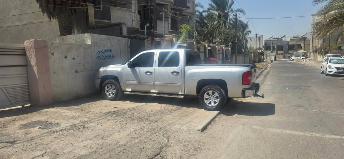 سلفرادو موديل 2013
سيارة بيها منظومة غاز وسيارة كلش نضيفة بدون حادث بي صبغ اثر شخوط اربع قطع فقط محرك وكير مكفولات حدادية الصدر ممتازة تخم تاير جديد سيارة دبل قمارة بدي قصير  رقم اربيل السيارة سنوية بيها اجازة تضليل 80 ‎%‎  سنوية صادرة بسنة 26 مكان السيارة بغداد سيارة جاهزة مال جناي ويمكم الحساب السعر اتصل على الرقم
***********
