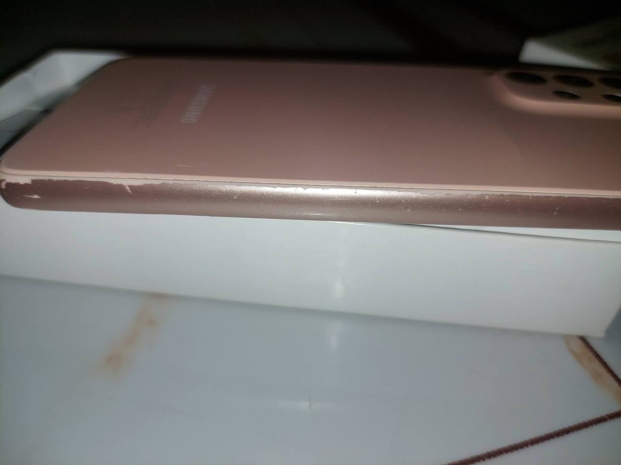 السلام عليكم A33 5G للبيع
المواصفات:
كاميرا 📷 48MP
ذاكرة 128GB + رام 8GB
بطارية 🔋 5000mAh
شاشة 6.4 بوصة Super AMOLED - 1080x2400 - 90Hz
المعالج Exynos 1280
يدعم الشحن السريع 25 واط او 20 واط 
الكارتونة موجودة

ملاحظة: اللون شوي متقشر من يم منفذ الشحن ويم السيم كارت - ذكرتها للأمانة - ما مأثر على الجهاز والجهاز شغال.

السعر 120 الف وبي مجال للشراي الجاد
مكاني: ميسان - العمارة وما عندي توصيل
للتواصل واتساب: ***********

نص مكتوب في الصور:
- CPU X القيادة معالج النظام البطارية شبكة اا المجموع الداخلي 106 ( 128GB ) GB داخلي مجاني 24.4 GB تقنية UI 4.1 عرض عرض 6.4 بوصة القرار 1080 2400 x بكسل كثافة 410.66 ppi معدل التحديث 90 Hz جميع معدلات الإطارات 90 Hz السطوع 79% جهاز