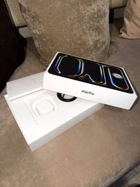 آيباد برو M5 • ٢٥٦ جيجا • بطارية ١٠٠%