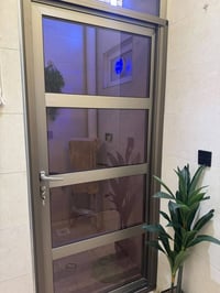 باب المنيوم • للبيع • مقاس