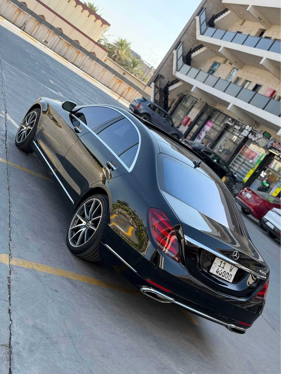 السلام عليكم 
مارسيدس s-class 
موديل ٢٠١٨ باب طويل 
ماشيه ١٣٥ الف 
رقم بغداد باسمي مشروع وطني 
سياره جاهزه وكامله ومناقصها شي 
وارد امريكي كلين تايتل جتي بيها قطعه كلير من امريكا قطعه وحده فقط والباقي مكفول من الشخط والرصعه والفتح 
السعر ٣٩٠٠٠ الف دولار وبيها مجال 
مكاني بغداد الخضراء 
رقم الهاتف *********** بغداد, العراق
