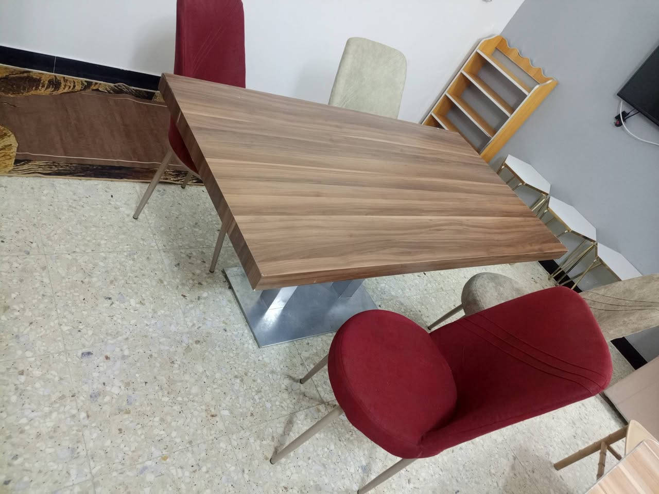 كلمن وسعره العنوان العبيدي الرئاسة شارع 20 

***********
