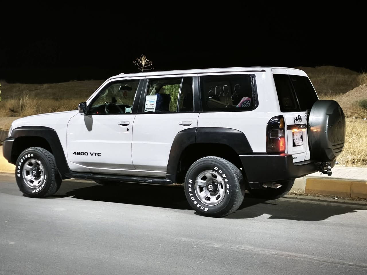 2008
مزايده صبغ عام   بدون ضربه
محرك 4800
دفع رباعي شغال
دواخل نظيفه 
سعر 95
ديالى خانقين
***********

