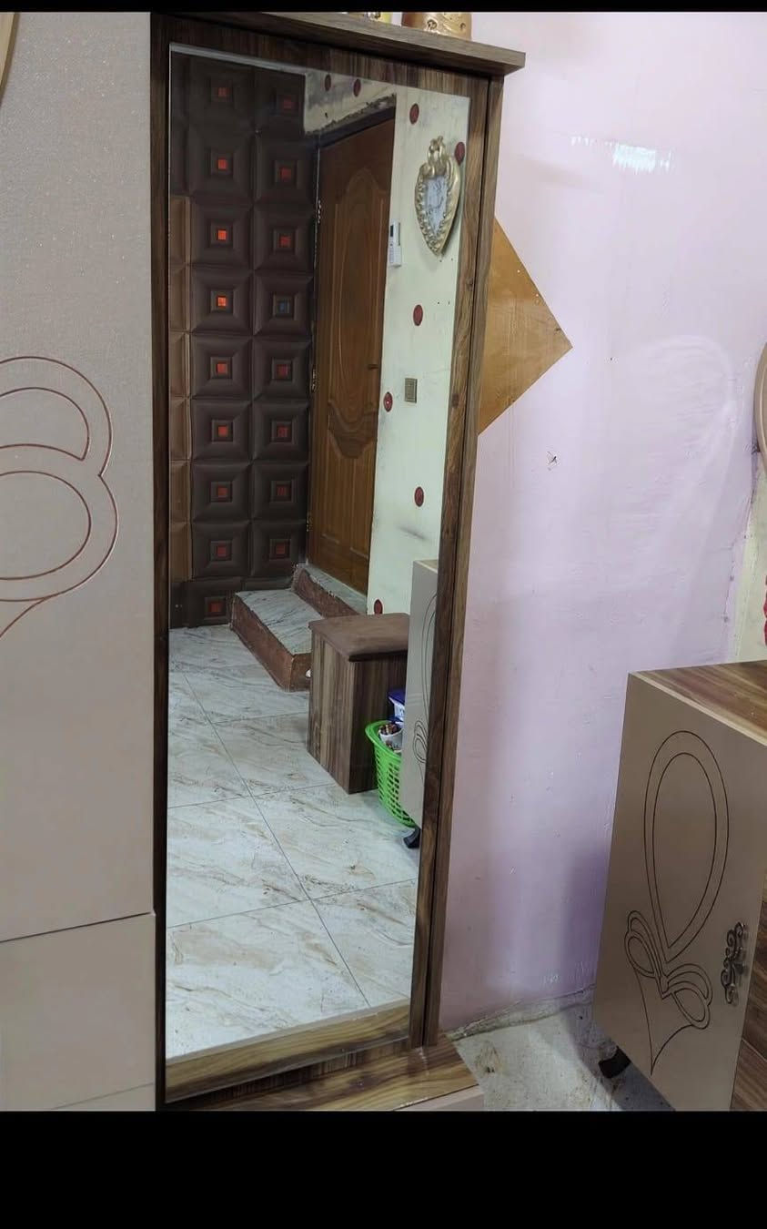 السلام عليكم للبيع غرفه السعر ٨٥٠ الف كامله جديده العنوان بغداد حي القاهره  ***********
