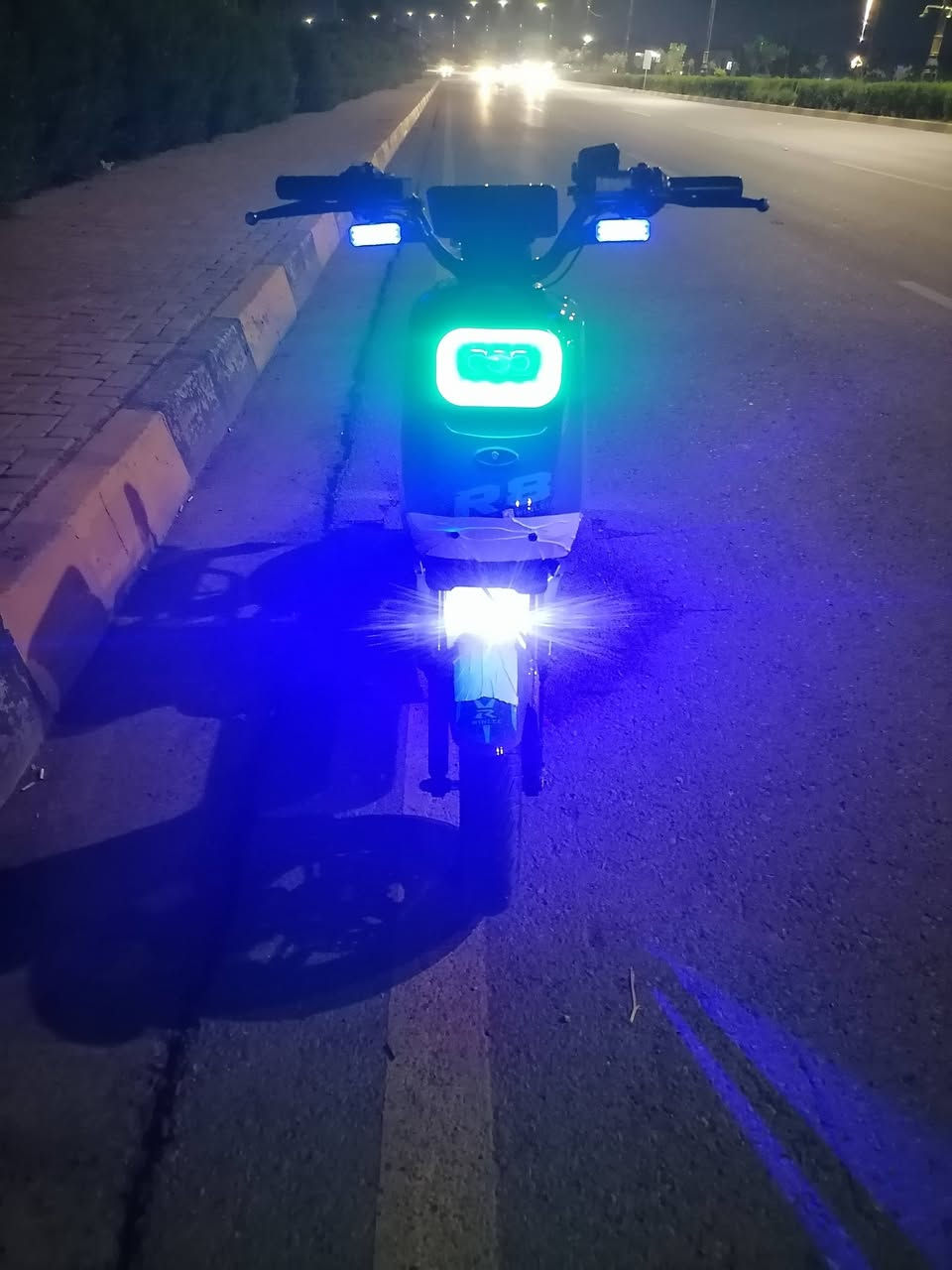 R8 • ٢٠٢٥ • بطاريات دبل