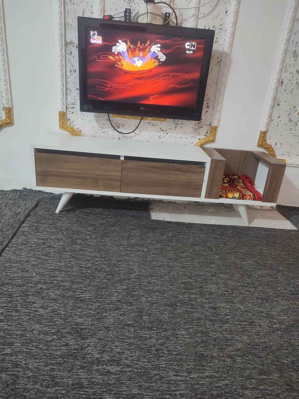 ميز نظيف مابي عيب ب 35 ***********واتس
