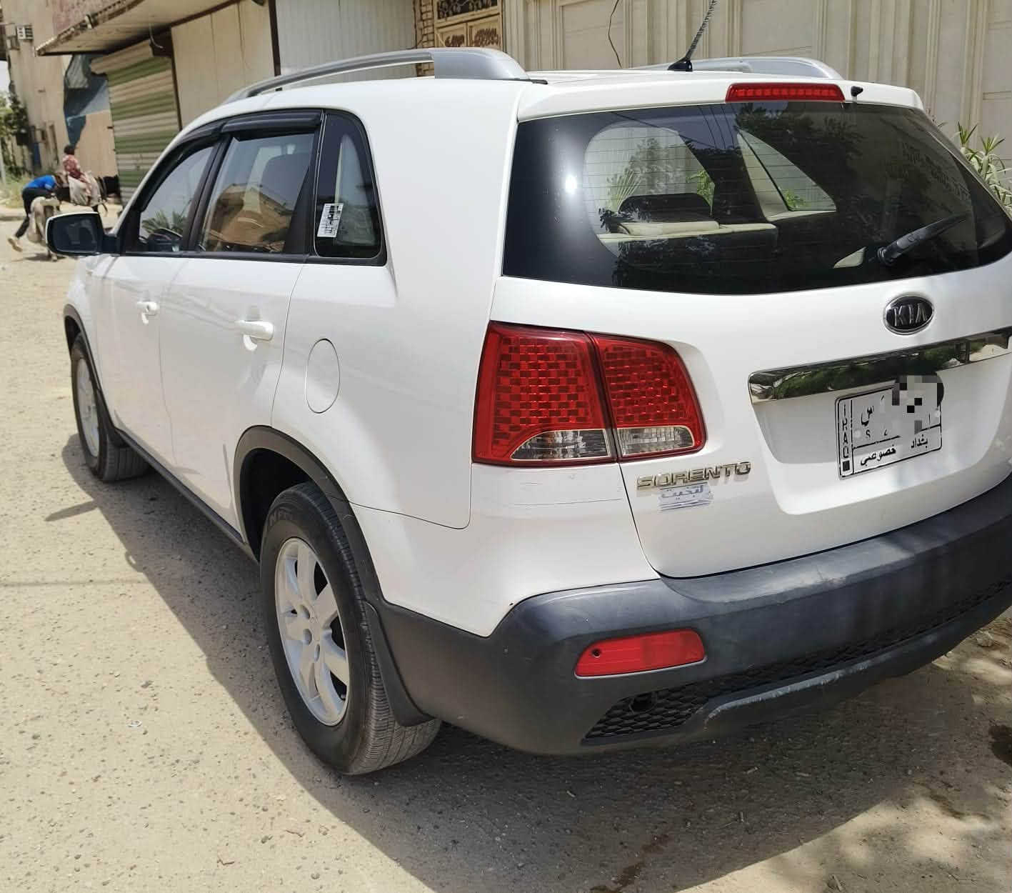 كيا سورنتو 2011 خليجي 7 راكب   4سلندر 
يوجد صبغ في الجاملغ جهة السائق مع جزء من البنيد  سعر 132 ورقة
الاتصال ***********

نص مكتوب في الصور:
- CAMON 30 Pro 5G
- 2025.05.01 11:59
- 23mm f/1.88 1/2978s ISO51
- 31°2'21"N 46°15'9"E
- CAMON 30 Pro 5G 2025.05.01 12:00 23mm f/1.88 1/2985s ISO53 31°2'21"N 46°15'8"E
- 23mm f/1.88 1/4693s ISO54
- 31°2'21"N 46°15'8"E
- 2025.05.01 11:42
- 23mm f/1.88 1/735s ISO51
- 31°0'38"N 46°15'55"E