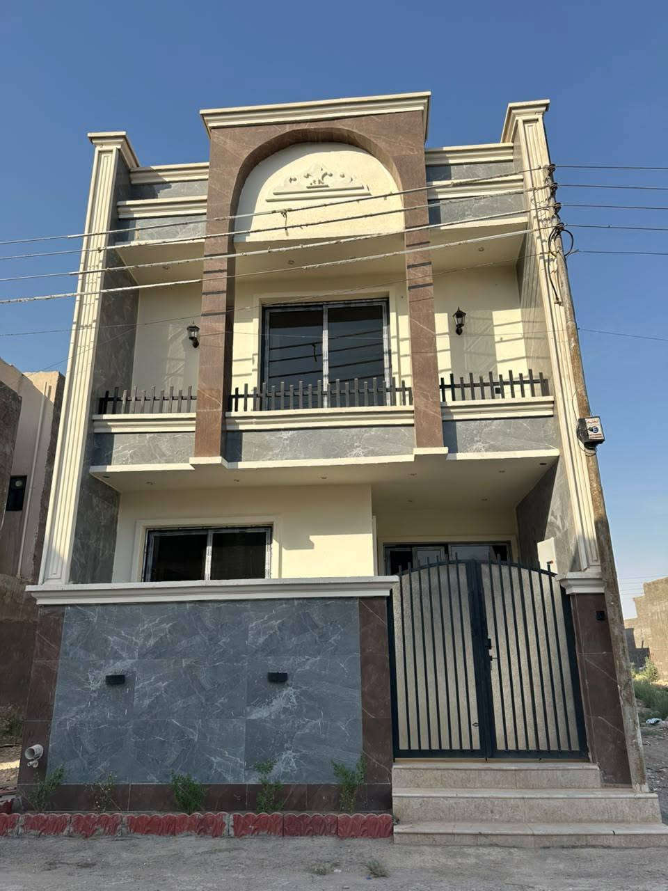 الدار لا يجار الدوره البعيثه مجمع الحليم 
الدار زيرو ما مسكون 
سعر اليجار 650
ستفسار ‏‪***********‬‏
