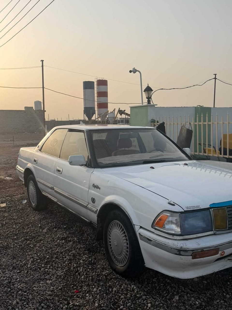 كراون سيدان • ١٩٩٠ • رقم بغداد