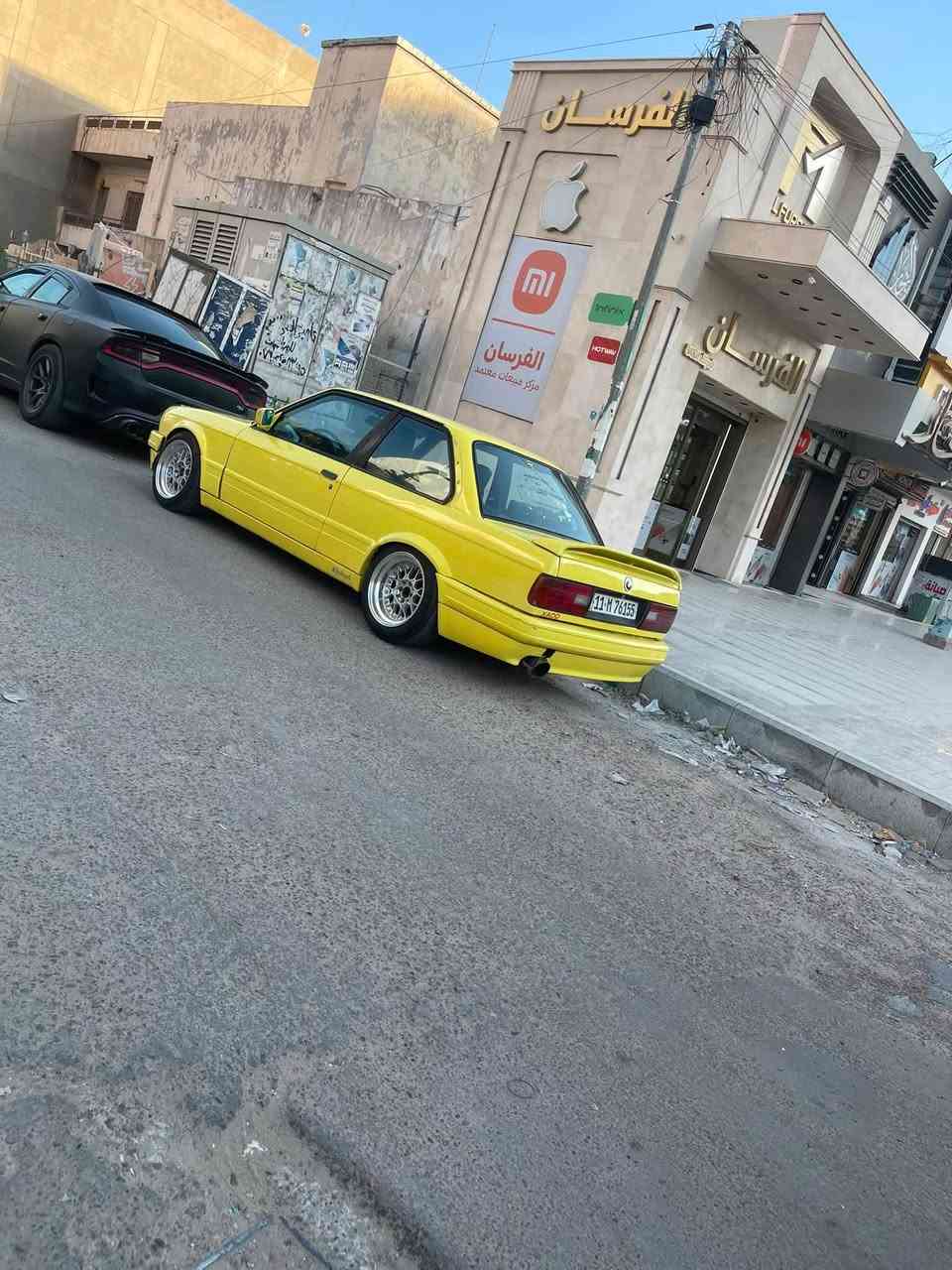 السلام عليكم 
زعره مكينه 28 فانوس صارلهه اسبوع من شديتهه مكينه وكير وتفرعات وضفيره حاويه رقم بغداد باسمي سنويه لل٣١ السياره كامله وجاهزه مابيهه اي نقص رايدهه ب٦٥ ورقه واذا تشوف سعرهه هواي اكرمنه بسكوتك هذا سوك وكلشي بي حته ب١٠ ورقات تلكه 
مكاني زيونه
***********
