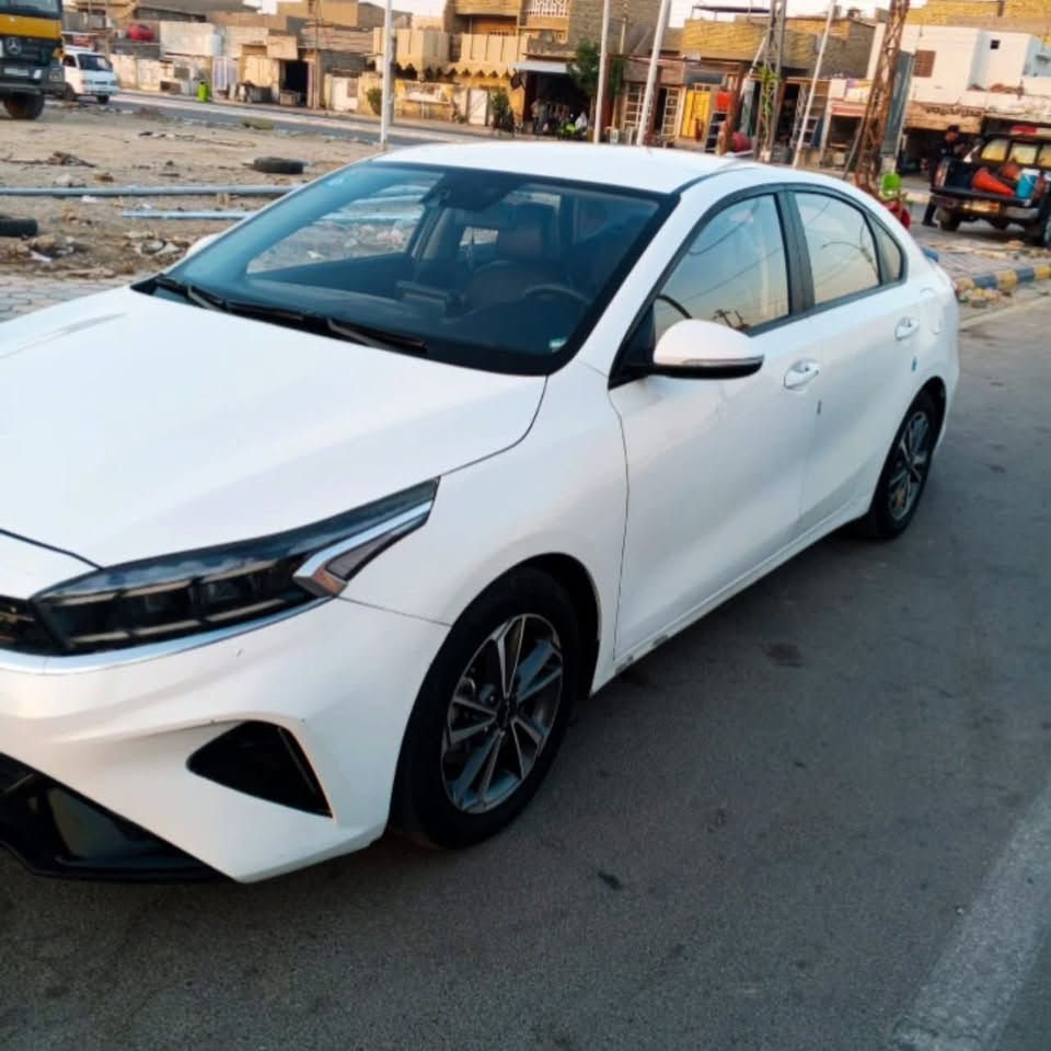 سيراتو السعر 125حره تحويل مباشر مرقمه بغداد موديل 2022
البيع سيراتو 2022 فول ماعد الفتح تحكمات سترن مري شفط سياق ذاتيه وبقي المواصفات ماعرف رقم بغداد تحويل ثاني يوم  وارد خليجي كوري فقط صبق كلير بل باب السيق والوره   سياره جديد بعنه الكلام وحلوه محرك 1600دبل نوزل السعر 125وبيه مجال //‏***********‏

