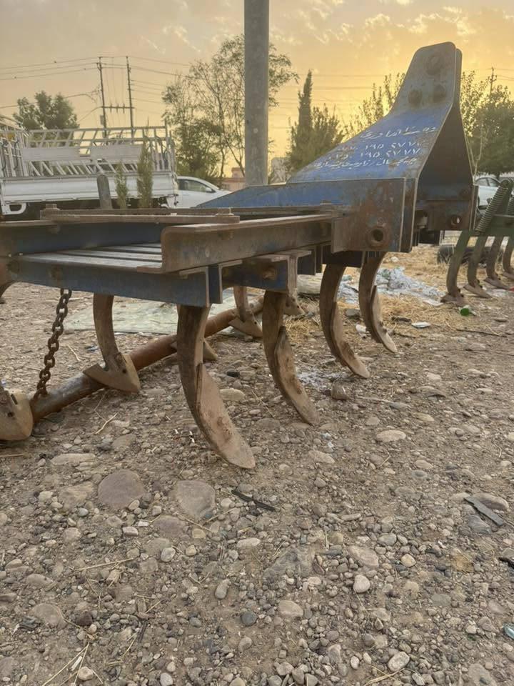 ئەم خەرماشەیە بۆ فرۆشتن قۆل بەرز قۆل جۆندیر  شکاویوو لەحمەی نیە تاقم دەمئ پیشەوەی نویە 
بەشەرت 
شوین جەمجەمال 

***********
