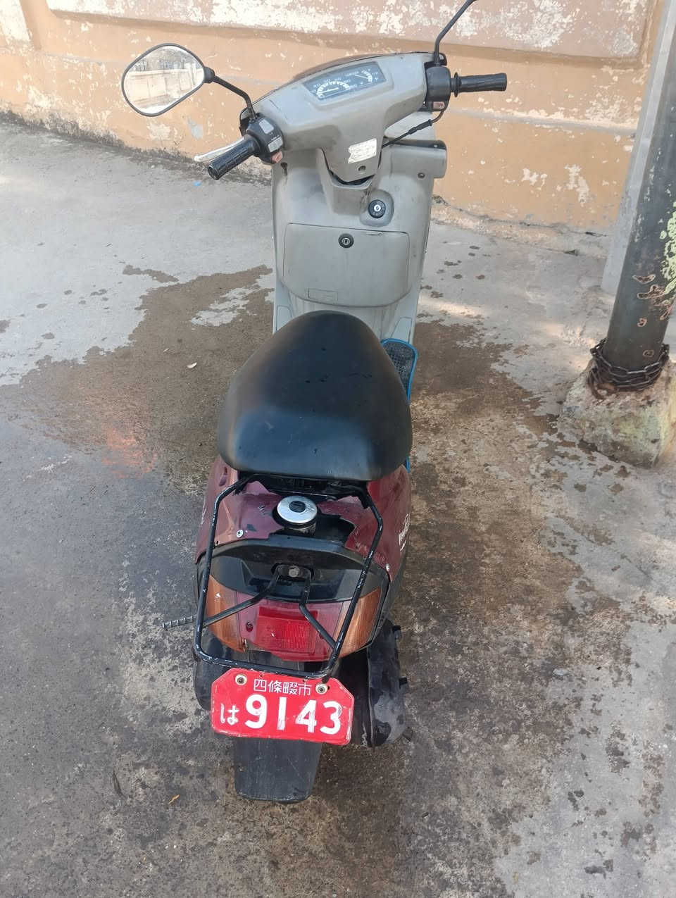بزون ابو سله محرك نضيف حيل شاصي شرط لايتات اشاير هورن سلف شغال مكاني ايسر حي عدن 240 وبي مجال ***********
