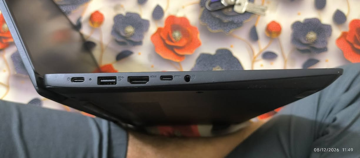 لابتوب لينوفو للبيع
معالج : Rayzon 5 5600 U. (يعادل i5 جيل 12) 

كارت شاشة داخلية 4G من نوع AMD Radeon (TM).

رامات 16GB نوع DDR 4 3200MHz.

المساحة 256GB SSD.

حجم شاشة 14 انش

اللابتوب جديد ومابي ائ شي  ويا كارتونته بس تعبانه 

بس الشاحنه مكسور الراس التايب سي انطيكياهه ويا الابتوب 

اخذتهه للكليه مرحله رابعه وتخرجت صار سنه مكاني بغداد جسر ديالى... واكدر أوصل زعفرانيه وشارع الصناعه 

السعر ٣٥٠ وبيهه مجال حگ الجيه
رقمي ***********
