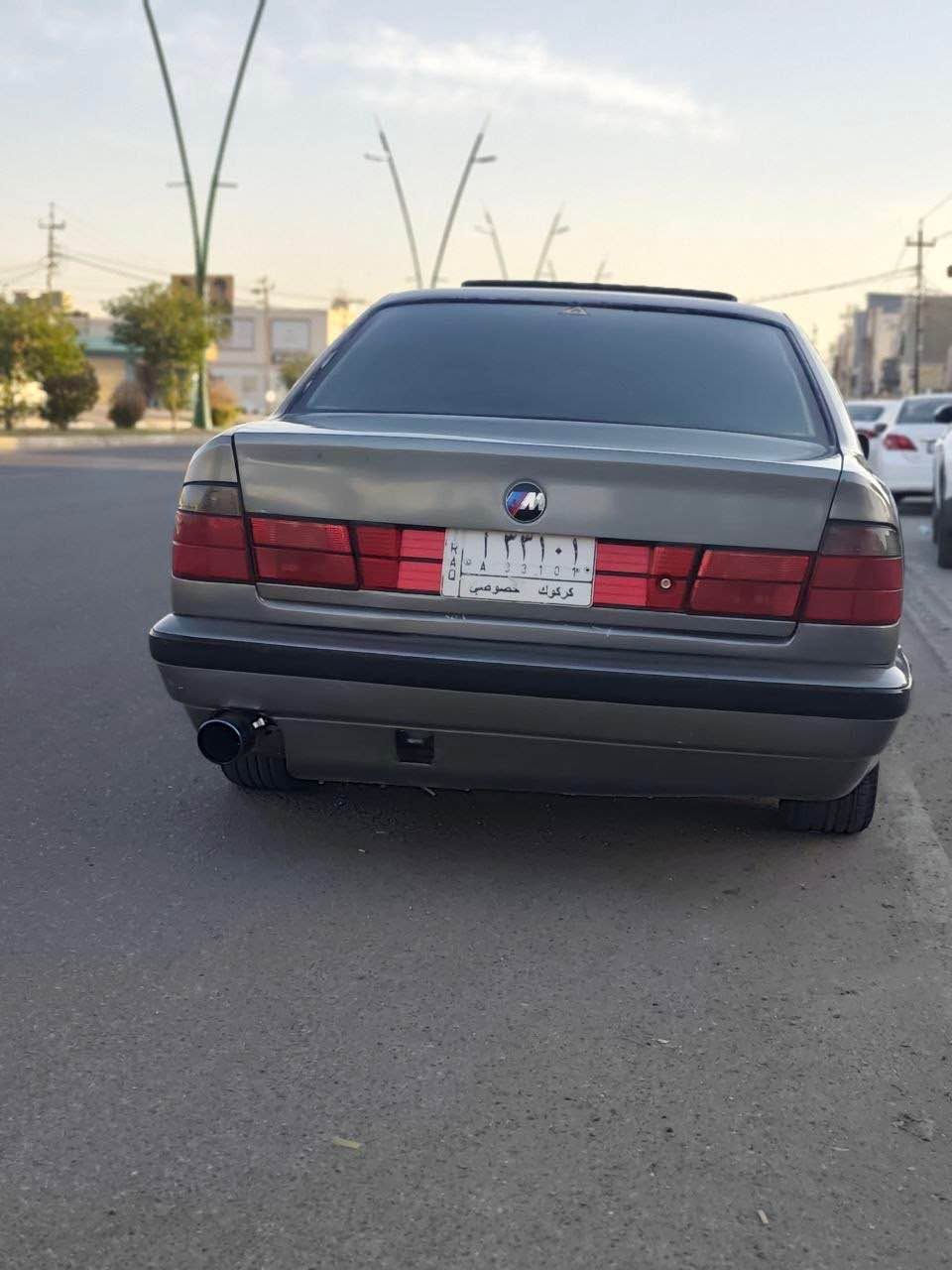 بيئم 520 موديل 1990 سيارة ضربتها جاملغ ورا السايق مابي دواخل سيارة معمره تعمير عام صبغ عام جديد داخل سيارة دوشمه جديد صدر الأمامي والخلفي كله جديد سيارة مختصر الكلام من الدعامية للدعامية كلشي معمر بيها يعني ماتحتاج مصرف كله جديد وسيارة احلى من صوره سنوية 2027 
وقمي بي واتساب 
*********** كركوك, العراق
