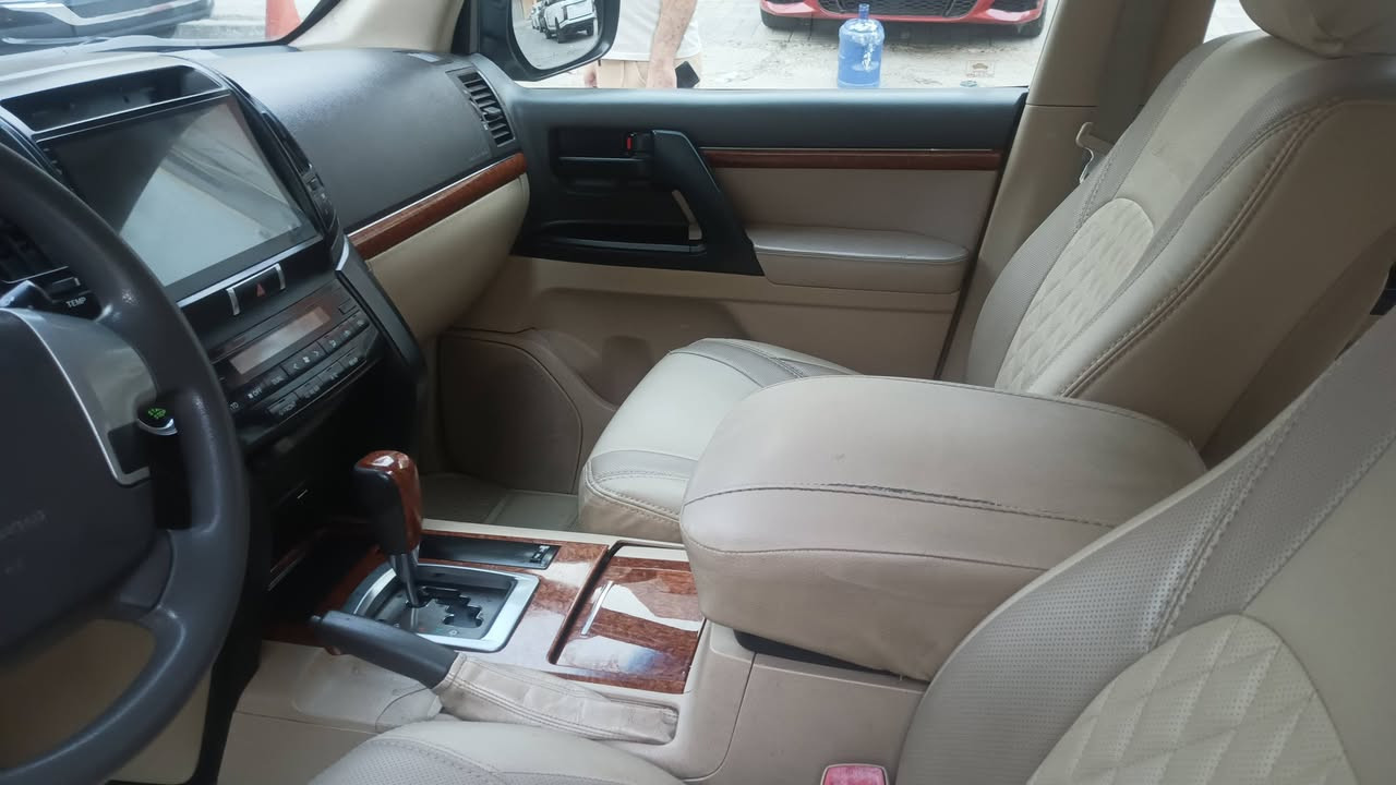 السلام عليكم
متاح لندكروز ٢٠١٤ 
بيها صبغ باب السايق فقط 
محرك مجفت 
صدر جديد امامي وخلفي 
تخم تاير 
تبريد ثلج 
جاملغات وبنيد وبيبان  مفتوحات  ثاني يوم رجعتهن نفسهن عبالي احدث صور طلع قرار ممنوع التحديث 
بغداد المنصور 
السعر ٣١٠
***********
تحياتي للجميع
