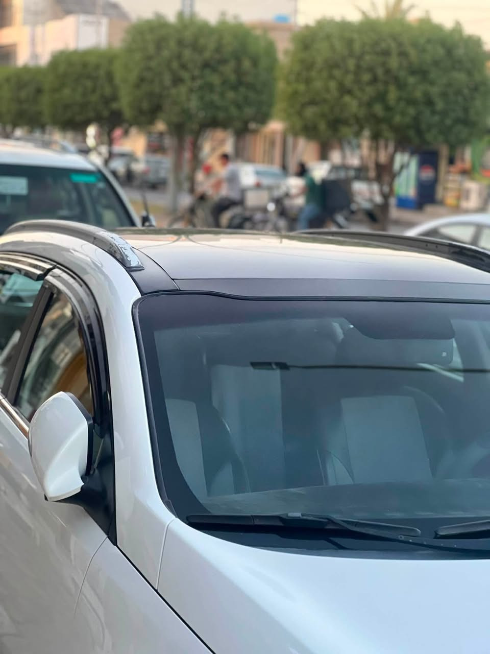 سلام عليكم KIA SPORTAGE
كيا سبورتج 
موديل 2011
خليجي رقم بغداد 
سياره بلاديه مكفوله من الضربه والصبغ يعني سياره كلين تايتل 
موصفاتها فول 
بصمه تشغيل 
بصمه أبواب 
مقاعد جلد 
مقعد السايق كهرباء 
كأمره  
حساس خلفي
بيها ثلاجه 
مري شفط 
اشاير بل مري
تحكم ستيرن جهتين
وبعد بيها مواصفات
تبريدها ماشالله كلش بارد 
سياره مال بيت مامتعوبه 
سياره جاهزه وكلش حلوه 
رقم بغداد الجديد 
محرك 2000 دوش 
سعرها 150 وبيها مجال للشراي 
وإذا اكو مراوس حسب القناعه 
***********
***********
