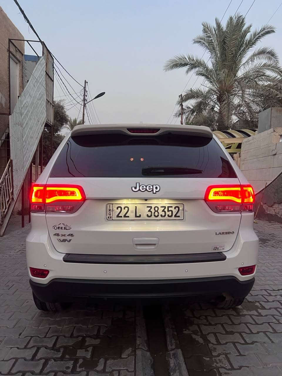 السلام عليكم  جيب لاريدو خليجي موديل ٢٠١٤ سياره احلاه من الصور مابيها نقص كلها ع شركه بعدهي موصفات  لاريدو كراسي جلد كهرباء فتحة سقف بصمه تشغيل شاشة كبيره تحكمات ستيرن حساس خلفي فور ويل كامره دواره اشاير بلامري  شفتات سرعه تبريد ثلج بصمة ابواب محرك ٦سلنر مكينه كير حداديه تخم تاير كل كفاله السياره بيها ب العراق ربع جاملغ وبنيد صبغ بدون حادث بدون ايرباك شرط السونار والتحويل فقط رقم اربيل  سنويه جديد ٢٠٣٠ داخل عسلي منضومت زنون عالي ناصي  السعر ١٩٥وبيها مجال حك الجيه *********** مكان السياره بغداد
