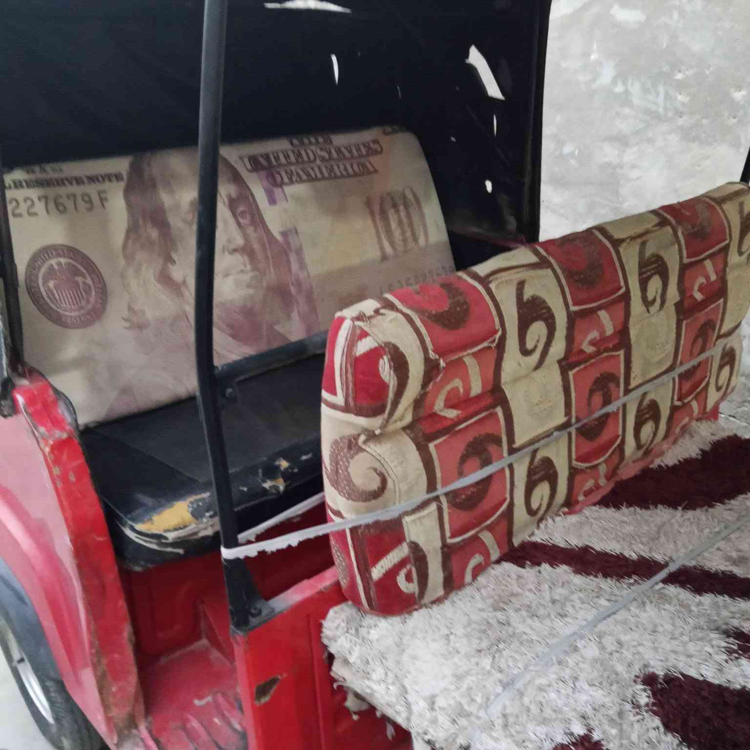 السلام عليكم
تكتك بياجو مديل 2018، مكينة ستوتة جديدة، شغالة اوراق استنساخ نقص ورقتين، مابيها صبغ عدا قليل بالچاملغ الخلفي الأيسر، تايرات جدد نقص بك لايت أيمن، كهربائيات لايت واشاير شغالة، 
السعر  " مليون وميـة الف " مكاني كربلاء 
الرقم: ***********  ،  يحتوي واتساب.
