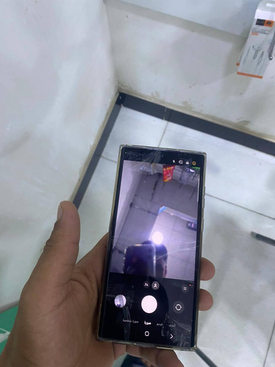 مراوس فقط
🔥 Samsung Galaxy S23 Ultra
🔹 الشاشة: 6.8 إنچ Dynamic AMOLED 2X
🔹 المعالج: Snapdragon 8 Gen 2 for Galaxy
🔹 الكاميرات الخلفية: 200MP + 10MP + 10MP + 12MP
🔹 الكاميرا الأمامية: 12MP
🔹 البطارية: 5000mAh 🔋
🔹 يدعم: 5G 📶
🔹 القلم: S Pen ✍️
🔹 الذاكرة: [256GB / 512GB / 1TB]
🔹 الرام: [8GB / 12GB]
⚠️ ملاحظات الجهاز: • الشاشة مبدلة بشاشة أصلية،اليوم.✅
• الظهر بيه كسر بسيط، موضح بالصور.
• القلم لايعمل،توقف أثناء تبديل الشاشة.
•الكامرة الأولى والثانية مشوشه.
• الجهاز متاح للفحص قبل الشراء.
📍 المكان: [الدورة]
***********
