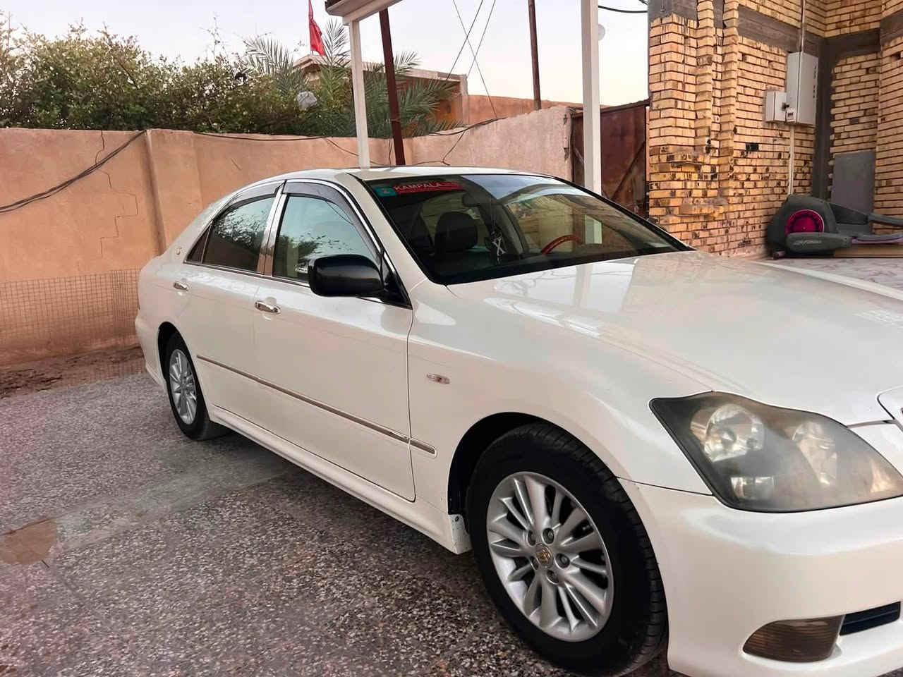 السلام عليكم 
للبيع فقط 
شاهينه مكفوله كفاله عامه 
رقم بصره تسجيل جديد قرار 102 بأسمي تحويل ثاني يوم 
ابيضّ صدفي 
موديل 2005 
3دكم 
فتحه سلايت 
داخل اسود ملكي جلد 
صاح احمر 
كشتات كهرباء 
ستيرن كهربائي 
تحكم ستيرن 
ويل حجم ١٦ بلادي 
تبريد ثلج 
رقم مميز 
باقي تفاصيلها خاص 
مكان السياره بصره 
السعر اتصل وتدلل 
***********
مكلف بلنشر رجاءاً
