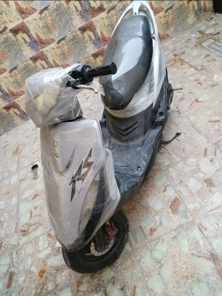 سلام وعليكم دراجه ماكس لبيع ما مفتوحه نضيفه كلش مكان بغداد مدينه صدر هذه رقم ***********
