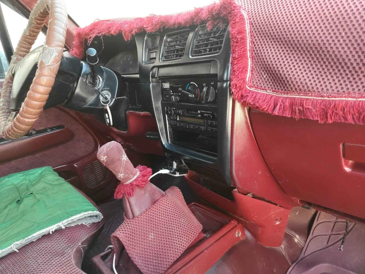 بكم تيوتا 2002
سنويه جديده باسمي شرط التحويل
كابون بانزين
بي طخات خفيفه
تبريد ثلج
طخم تواير
صدر معمر كامل 
داخل احمر
جام اوتماتيك كامل مواصفان GLX
المحرك بي نقص قليل جدا جدا جدا 
رقم صلاح الدين
السعر 125 ورقه وبي مجال 
***********
