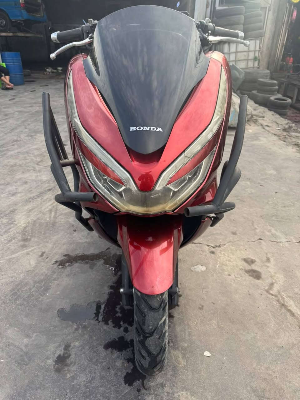 سلام عليكم pcx جيل 3 دراجه جديده مكفوله من كلشي ماليزي للبيع مكاني بغداد مدينه الصدر سعر 2 و 100 
*********** الشراي يتصل
