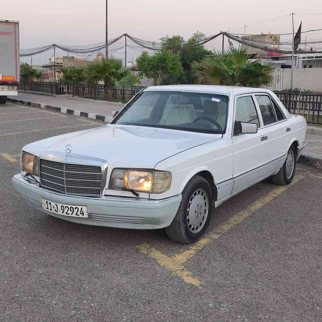 السلام عليكم
مارسدس
 w126 300SE 1987 
جامبو او رئاسي للبيع او المراوس 
كافة التفاصيل مذكوره اقرأ المنشور قبل لاتتصل
هزه جديده بشهر الـ1 سنويه للـ29
 السعر 52 ورقه وبيه مجال
رقم بغداد الانكليزي شبه مميز باسم والدي شرط التحويل
 محور محرك وكير 2jz ففتي 3000 بطل اسود المرغوب نشط لاتنقيص ولاتبخير عوزه حساس صالنصه ولاستيك ولف تحويره مضبوطه على الاذاين البلاديه
والكير بيه صفنه الصبح على الـD
تبريد شغال كمبريسر روتري الغاز والطلقه جدد مروحة ستاركس حماوه مستقره الكمبريسر بيه ضعف ويطيح من سعر السياره
دهن كير وكاله استبدل قبل 5 اشهر وي الفلتر
كهربائيات كلها شغاله سياره جاهزه
عينه شغاله بالكامل حتى الكيلو متر شغال
جامه اماميه جديده
جام امامي كهرباء خلفي يدوي 4 يصعدن وينزلن طبيعي
سنتر لوك بلادي ماطور هواء شغال يقفل ويفتح 4 بيبان
قواعد دبل 4 بلاد سليمه
روس رواط ودبل ستيرن وفلنجات ودسكات امامي فيبي الماني وعنبار بريك كله جديد
دسكات خلفيه هاي HI-Q وفلنجات مال وارد بعدني ماشادهم
تخم تاير ياباني DUNLOP نص عمر
عليها ادامه جديده بلكات ياباني denso ابو الذنبين
فلتر شوته ياباني denso
حداديه الاماميه 95% عوزهة جبنة شمعه وحده
حداديه خلفيه 85% عوزها درايمات وترتيب
خلاف ذلك السياره طستها ناعمه وخير من الله
داخل حلو لون اسود والكشر شوف العين صبغ عام جماليه بيها مكانين تكحيل لون مامطابق
لايت زنون ناصي اصفر عالي ابيض
سلايد روف طكتين سابقا شغال
شاشه اندرويد سلايد
سياره مال جناي متعوب عليها والياخذها جناي
مكاني العماره
السعر 52 وبيها مجال وبخدمة الشراي
ترهم مراوس سويج بسويج
متواجد فيسبوك وواتساب واتصال
***********
***********
