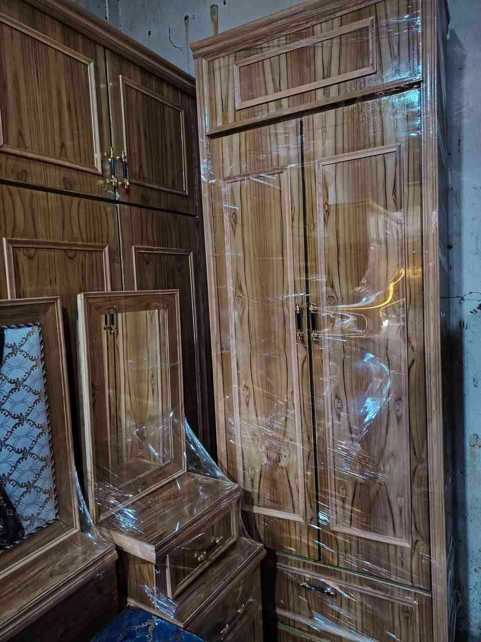 ثسلام عليكم غرفه 5باب ملحق لون جقليتي صبغ حراري جديد السعر مليون 200عنوان موصل ***********
