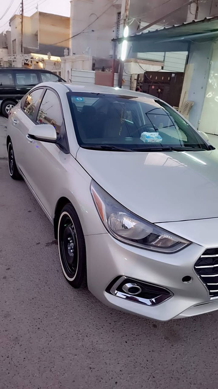سلام عليكم عندي اكسنت للبيع موديل 2018 رقم بغداد انكليزي بسمي وارد امريكي حادثه جاملغ الخلفي بس بدون دواخل السياره جاهزه وما بيهه اي نقص صدر امامي وخلفي جديد تخم تاير جديد محرك كير جديد محرك 1600 المرغوب تبريد ثلج السعر 98 وبيهه مجال قليل مكان السياره بغداد العامريه الشراي يتصل على ***********
