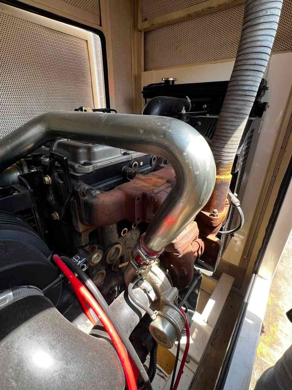 عرض 

👈🏼موالد بيركز انكليزي اصلي 50 KVA
👈🏼كاتم نسبه الكتم 100/100 جبيلي 
👈🏼المحرك بيركز انكليزي اصلي 🇬🇧
👈🏼وراس التواليد لوري سومر فرنسي اصلي 🇫🇷
👈🏼ساعات العمل :1900
👈🏼 موديل الموالد 2014
👈🏼ضمان الموالد  سنه او الف ساعه ايهما اقرب 
👈🏼متوفر مستخدم ساعات قليله   
👈🏼للتواصل واتساب او الاتصال 📞
 📞***********👈🏼
(عباس الوائلي )

تنويه هام ‼️ 

متوفر نضام الاستبدال 🔀 تكدر تبدل موالدتك القديمه موالده جديده ويتم الاتفاق 🤝بعد التقييم 

تتوفر صيانه 👷🏼‍♂️ جميع احجام الموالدات البيركز الانكليزي و/ الكمز / دايو دوزان  بعمل متقن ونوفر لك خدمات عامه واستبدال عام في الموالدات 

معه تحيات (عباس الوائلي )
