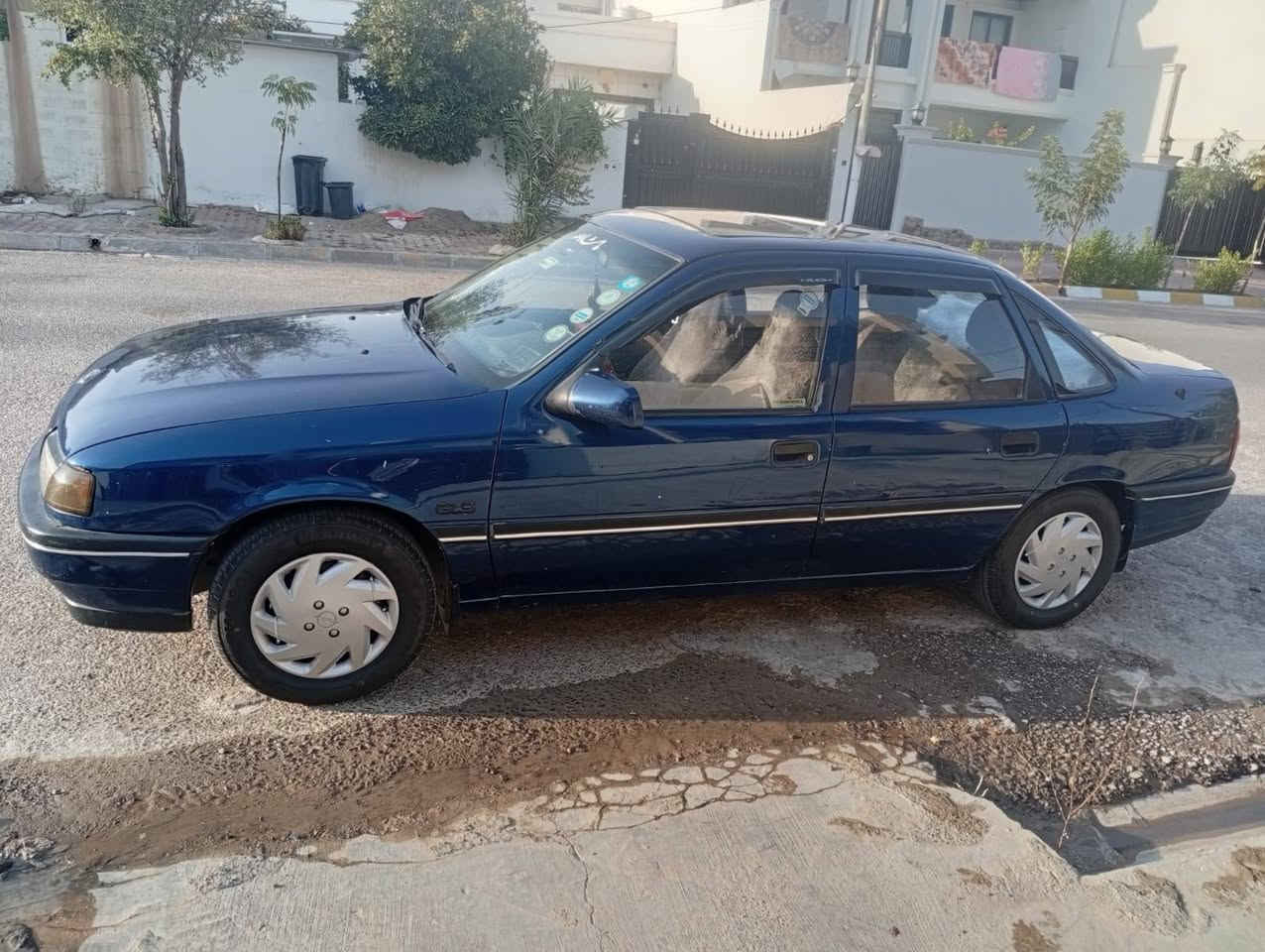 اوبل فكترا /18✨
موديل 1992  
تحكم قفل سنترولك 🗝️
سياره بدون ضربه بدون تصفيه🚗 مجرد صبغ جماليه  🎨
سياره مال بيت نضيفه 🌟
سنويه ماساقطه سياره بسمي تحويل ثانيوم💳
سياره تايرات تخم جديد   محرك شرط لوك  سياره تدفه/ ماتصرف ربع عليه💷  (سعر  45 وبيه مجال لطيبين ♥️
رقم ***********📞
