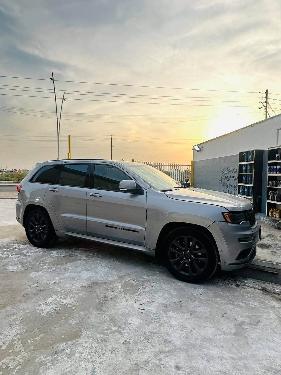 HEMI V8 • ١١٠ ألف كم • جلد اسود