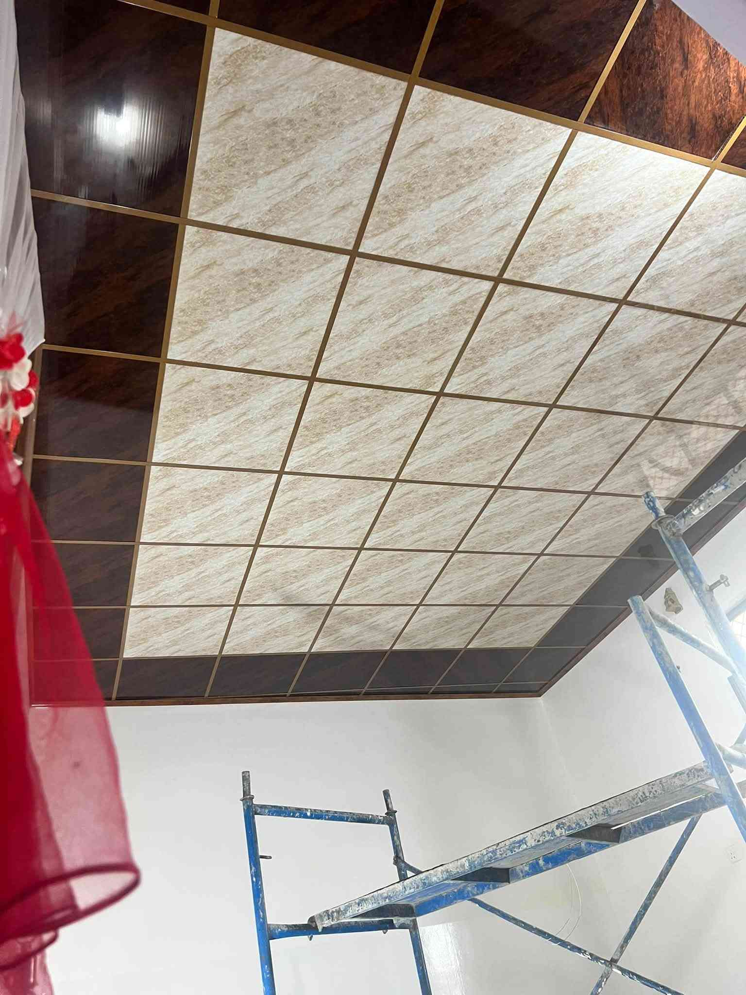 سلام عليكم
عملي سقوف ثانوية وجبسن بورد
ديكورات حديثه استلام مهندس 
منازل دوائر حكومية كل يلي عليك تختار ديكور وحنا ننفذ اي ستفسار خاص ***********
يوجد وتساب عملي داخل موصل فقط

