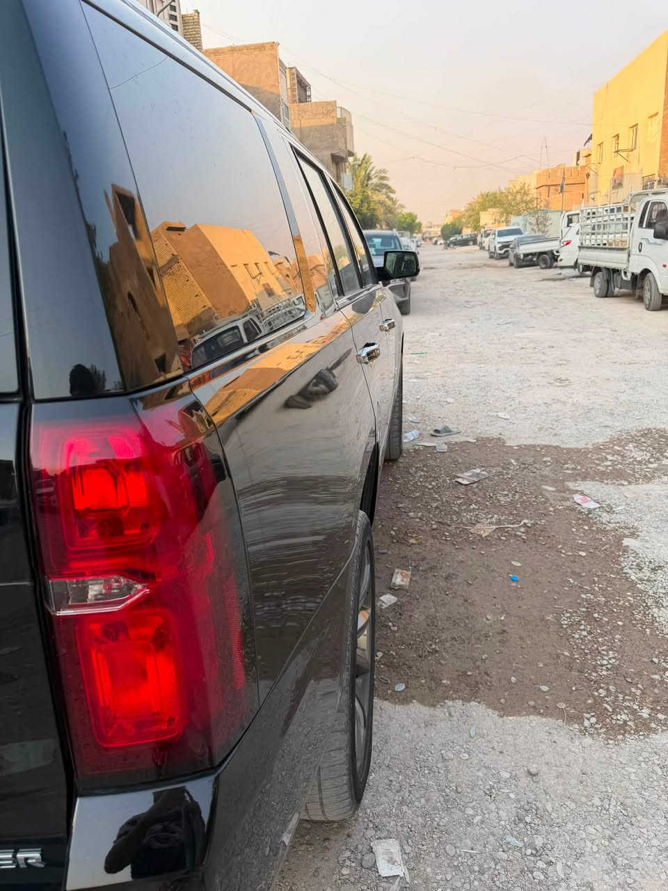 سلام عليكم سياره تاهو موديل2019 اللون اسود فول مواصفات للأخير يعني واحد ع واحد فتحه سقف رادارات مري شفط دوس تنفتح وتنسد ويا فتحت الباب كشنات منفصل تبريد تدفئه ستيرن كهرباء وتدفئه كشنات كهرباء والعداد الأكتروني وبيها جكات السياره وباقي مواصفاتها معروفه السياره حلوه ونضيفه كلش وبالحقيقه احلا بعد كامله مابيها نقص بدون ايرباك ودواخل ماشيه130000 وصور الحادث مرفقه ويا الصور السعر خاص مكان بغداد متواجد خاص ورقم***********
