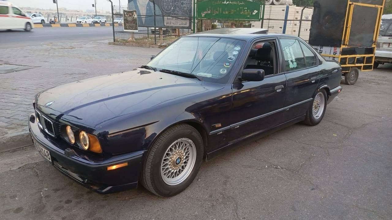 سلام عليكم بي ام 525مسكر موديل 93 رقم اربيل بسمي كير محرك صدر خير من الله سلايت شغال كشنات جلد لايت زنون سوار سنويه جديده تبريد شغال  سعر 73وبيها مجال مكاني شارع حيفا تصال  ***********
