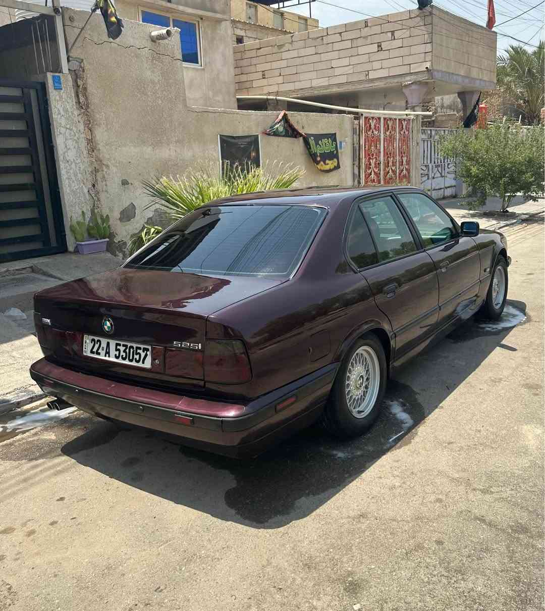 السلام عليكم بي ام  حجم 525 موديل 1993 رقم اربيل سنويه 29 تحويل او وكاله بشرط ماكينه كير كفاله مكينه مسكر فانوس لا تبخير ولا تنقيص تخم تاير جديد كهربائيات شغاله تبريد شغال فقط صبغ جماليه سياره خير من اللّه وجاهزه من الدعاميه للدعاميه السعر 65وبيها مجال 
العنوان البصره الجمعيات *********** Singapore
