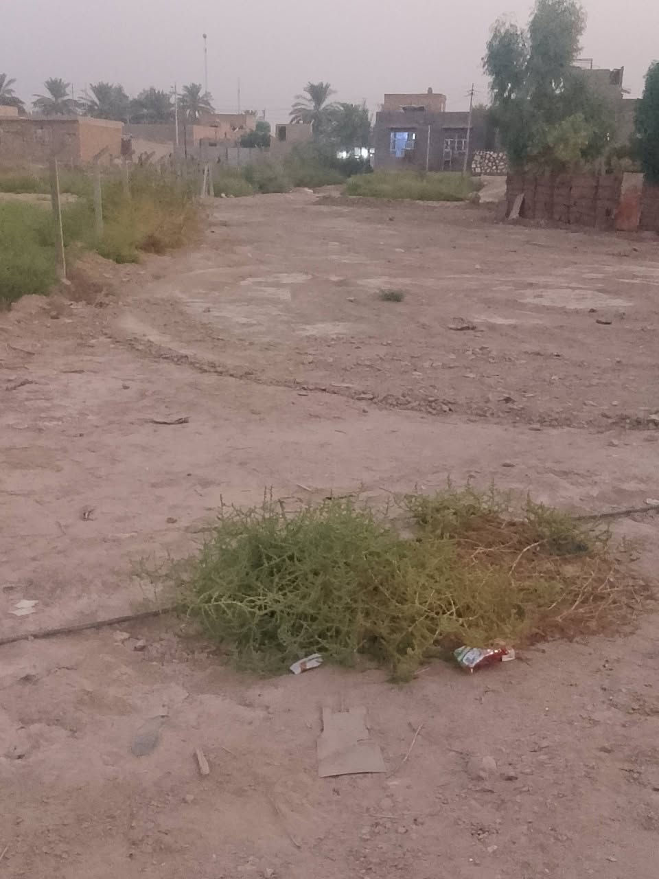 السلام عليكم عندي قطعة أرض للبيع مساحته 515 سند 25 طابو زراعي قرب سيطرت الآثار قريت الرافدين قريبه عل مدرسة وكهربا وماي بصفها وتبليط ***********
