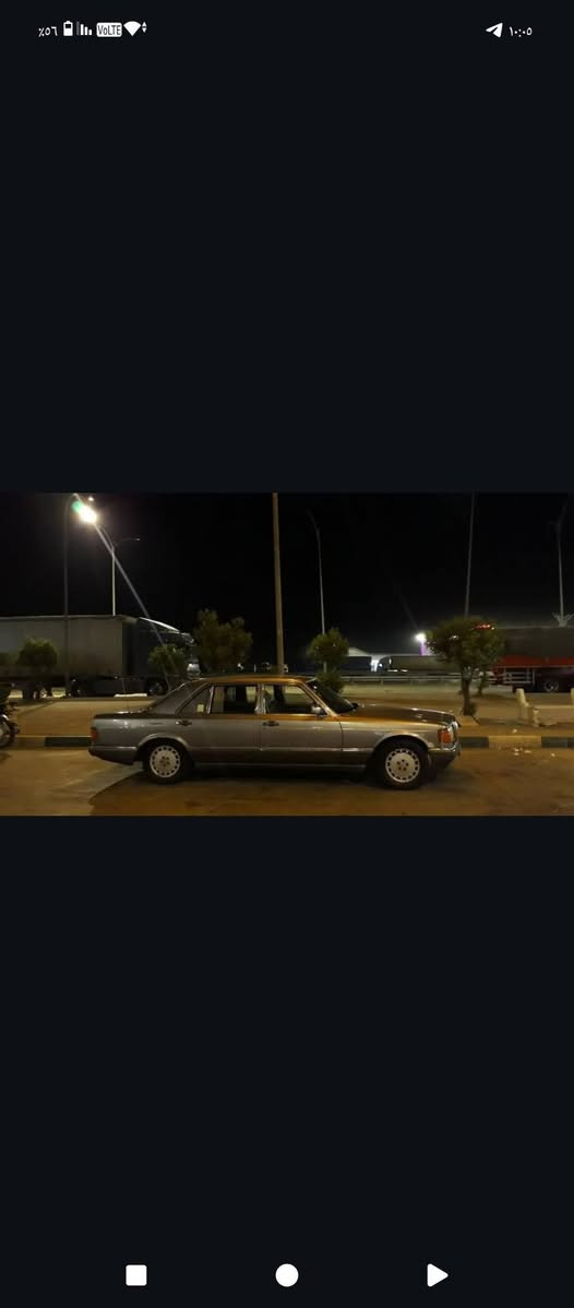 السلام عليكم
مارسدس جامبو  باب طويل موديل 1989 رقم كربلاء 
سياره كير محرك تبريد حداديه خير من الله مكينه 3000 vvt 
غرفه نضيفه كهربائيات كلهه شغاله طخم تاير جديد 
سنويه مشروع وطني لل 29 تنتهي ماعليه غرامات بأسمي شرط تحويل ثاني يوم 
السعر 45 وبيهه مجال 
العنون بصره تنومه شط العرب 
رقم الهاتف 
***********
***********
