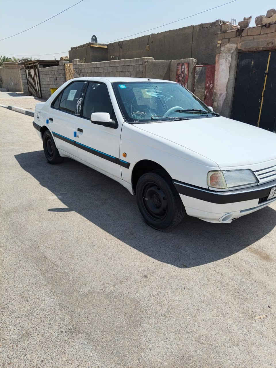 بيجو 405 مديل ٢٠١٢ سياره جديده وجاهزه مكينه كير حداده تبريد تخم تاير
رقم بصره دولي سنويه جديده السعر 28 مجال بسيط 
مكاني البصره الزبير ‏‪‏‪‏‪***********‬‏
