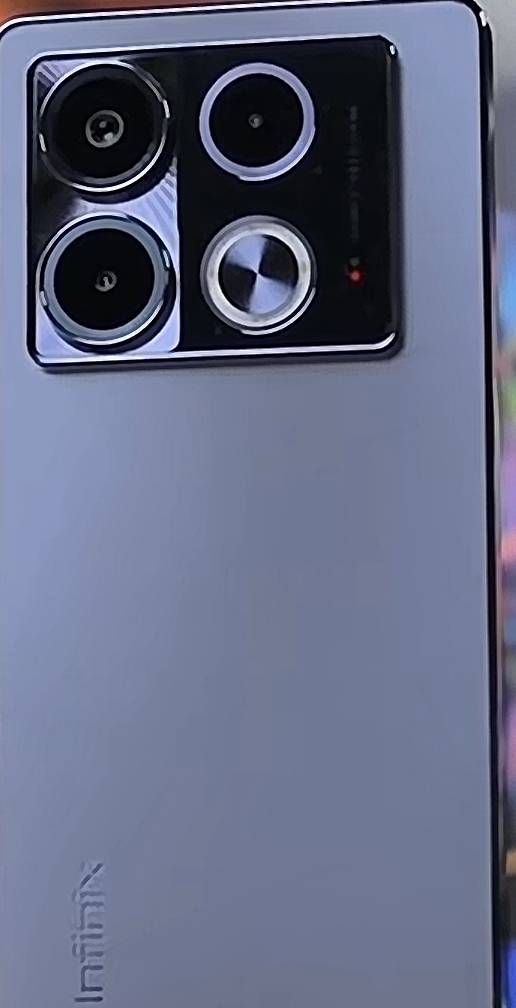 نوت 40 5G • ٨+٨ رام • ٢٥٦ جيجا